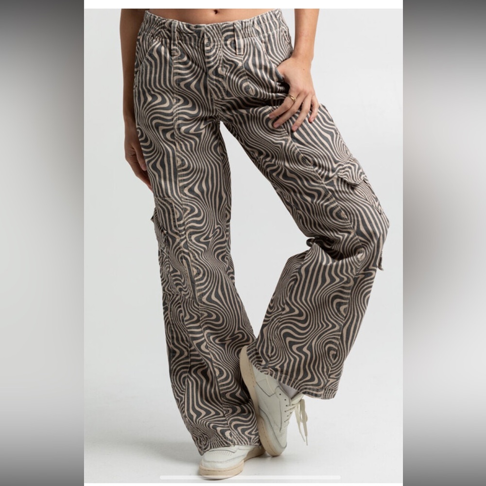Urban Outfitters BDG Y2K Cargo swirl beige navy grey green, size S